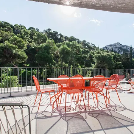The Hill By Zoia Living Apartament